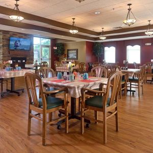 Emerald Ridge of Neenah dining room