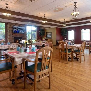 Emerald Ridge of Neenah dining room