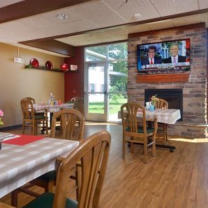 Emerald Ridge of Neenah dining room