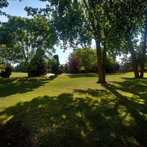 Emerald Ridge of Neenah grounds